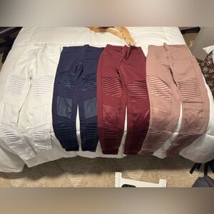 ALO Yoga Motto Leggings